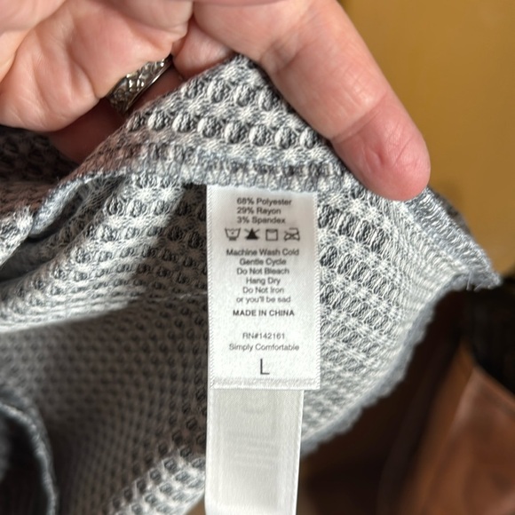 NWT LuLaRoe KRISTEN COWL NECK PULLOVER Gray Ombré Relaxed Fit Size Large - Picture 7 of 8